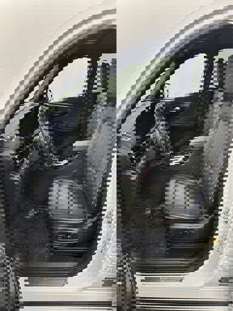 Used 2025 Buick Envista Avenir image 11