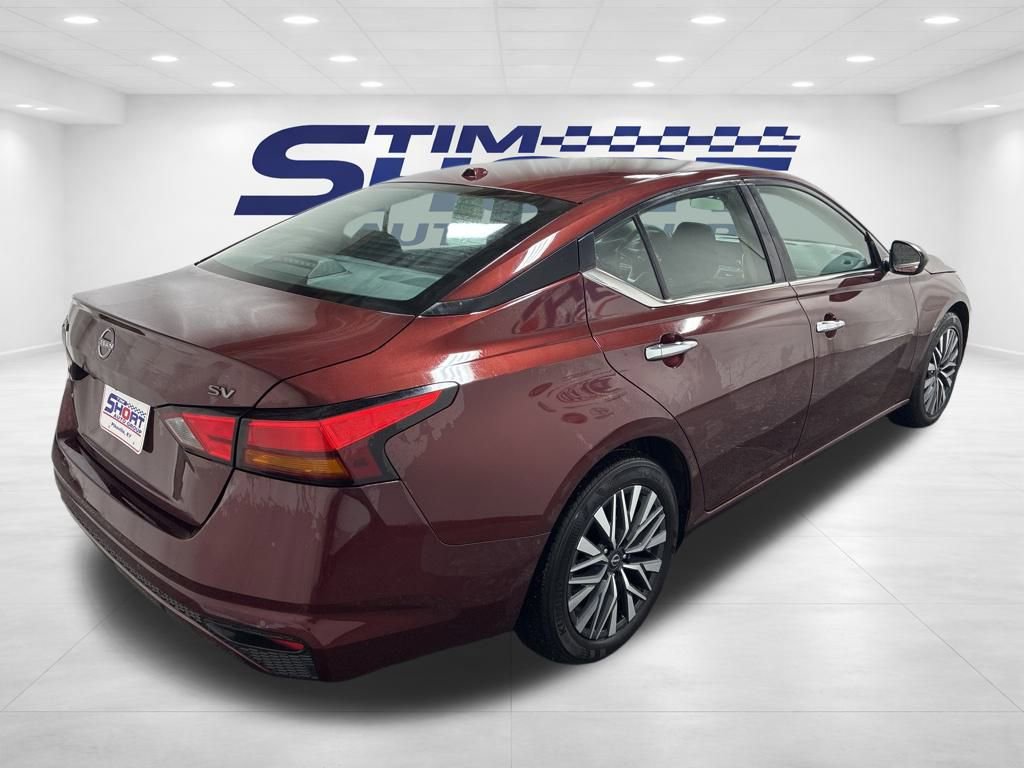 Used 2024 Nissan Altima 2.5 SV image 4