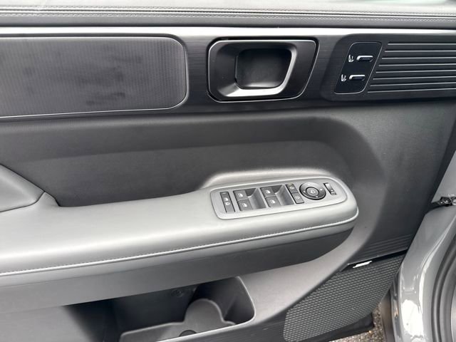 Certified 2025 Hyundai Santa Fe Calligraphy image 9