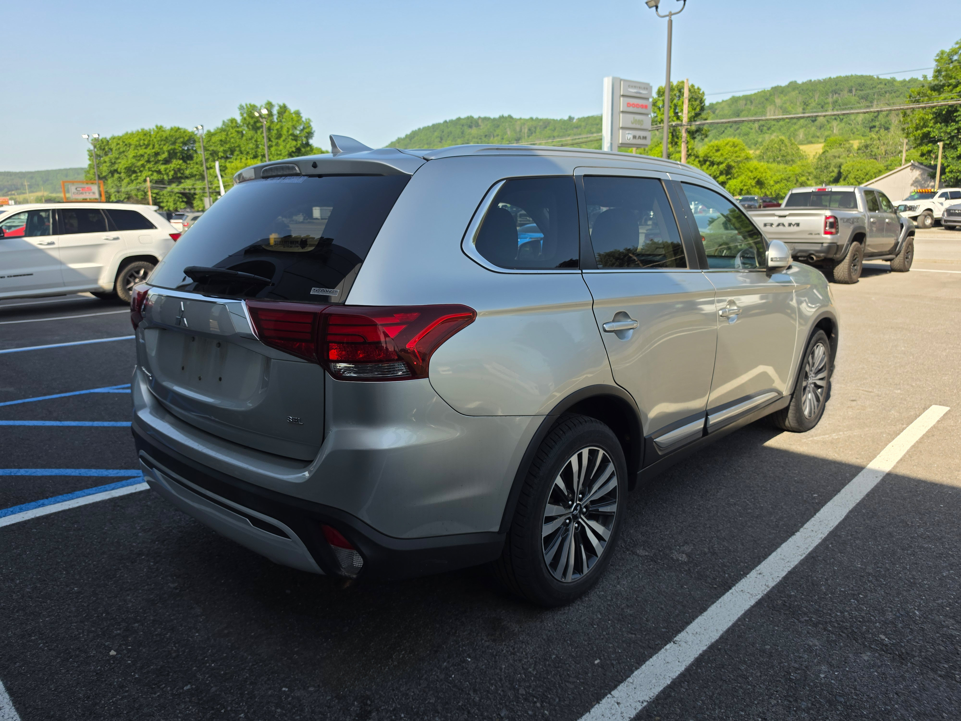 Used 2020 Mitsubishi Outlander SEL AWD/4WD video 3