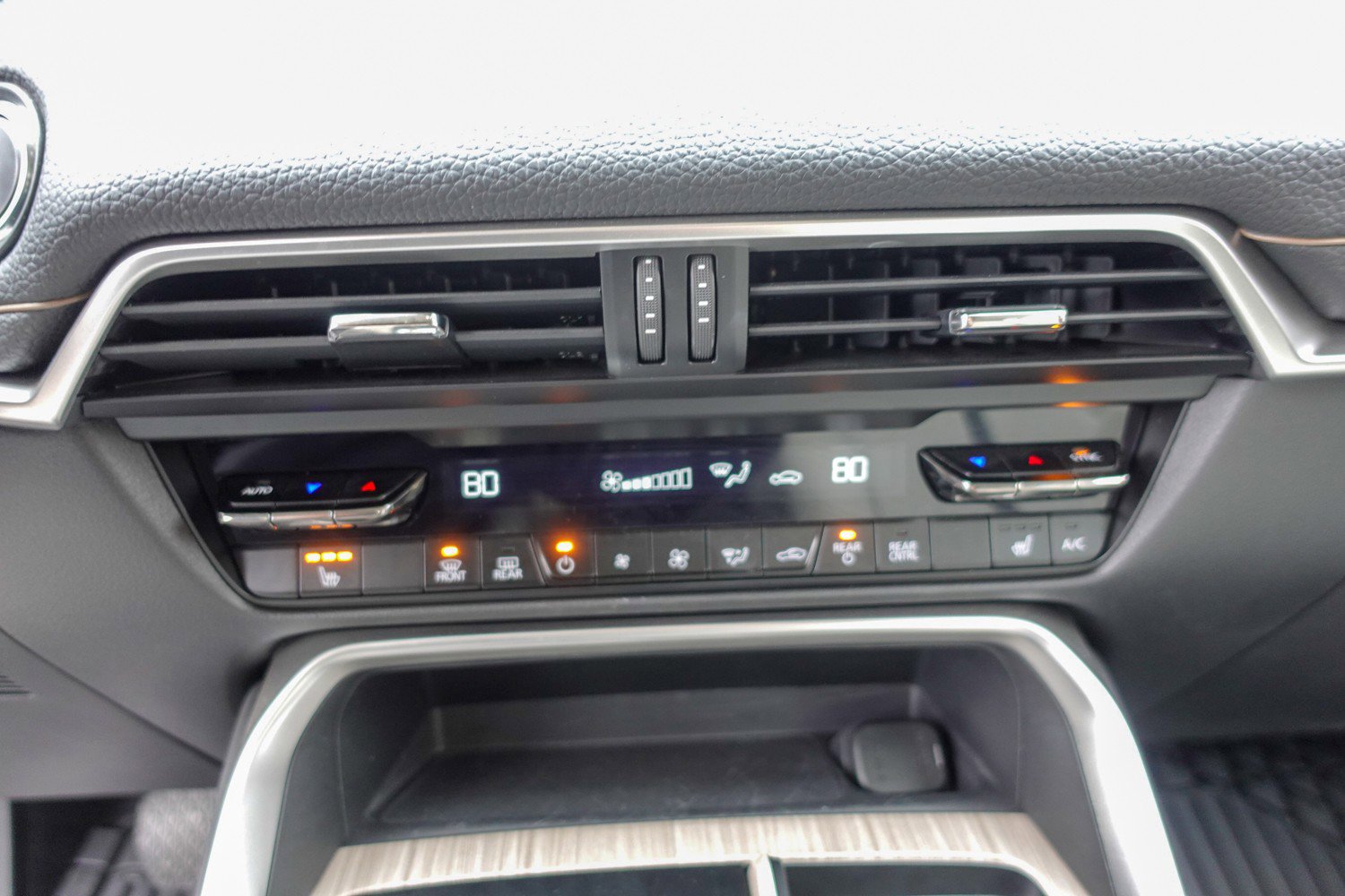 Used 2024 MAZDA CX-90 Plug-In Hybrid w/ Preferred image 18