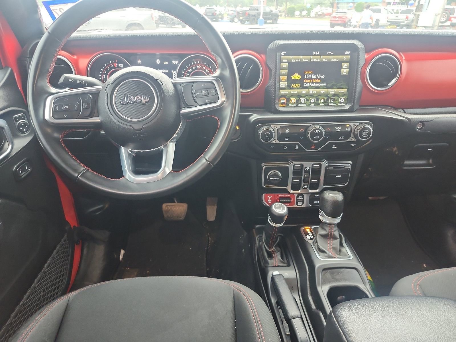 Used 2022 Jeep Gladiator Rubicon w/ Trailer Tow Package AWD/4WD image 9