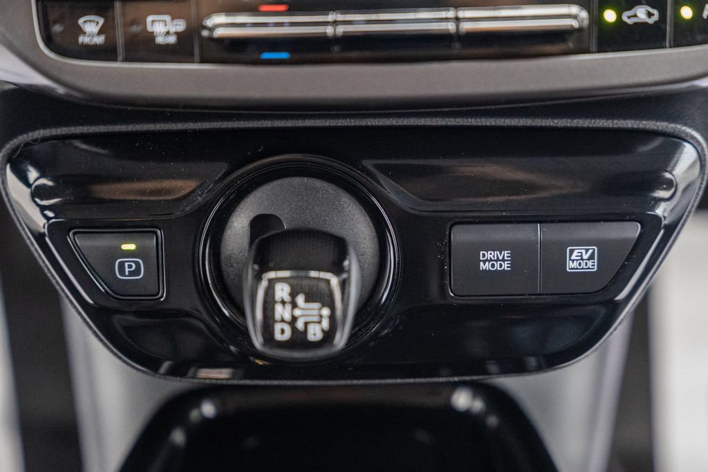 Certified 2021 Toyota Prius FWD image 26