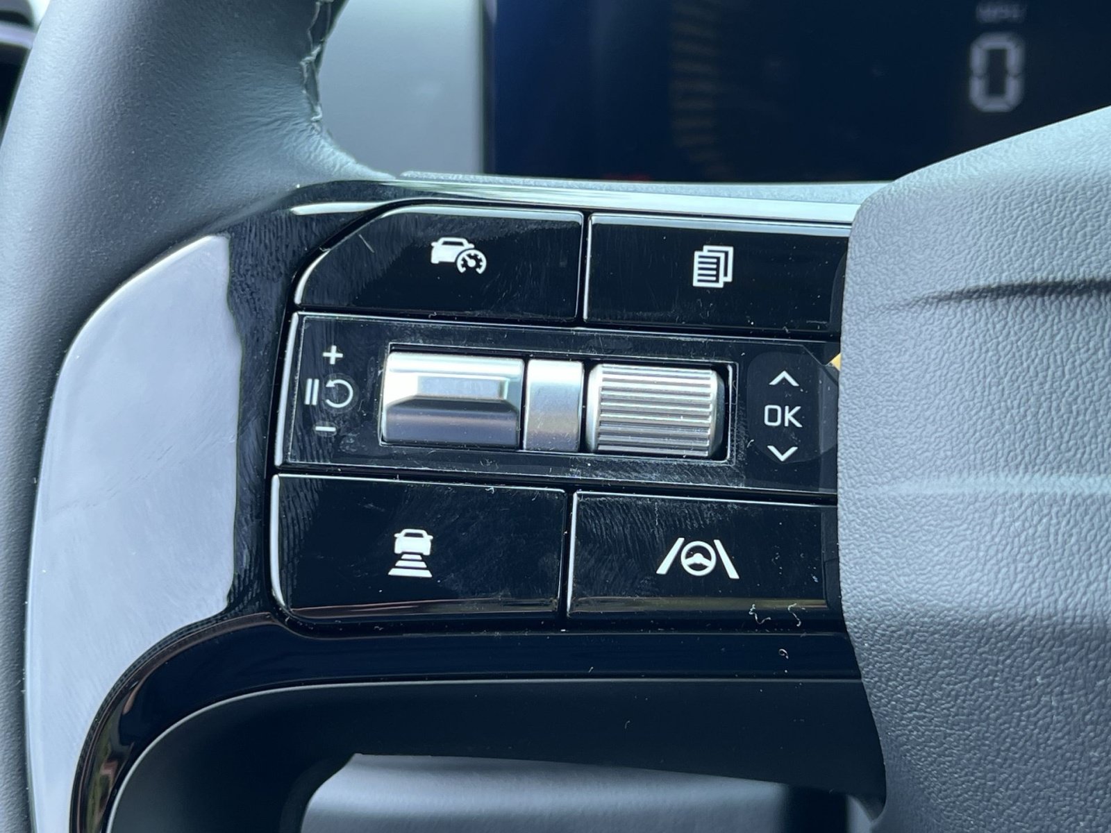 New 2026 Kia Sorento S FWD image 22