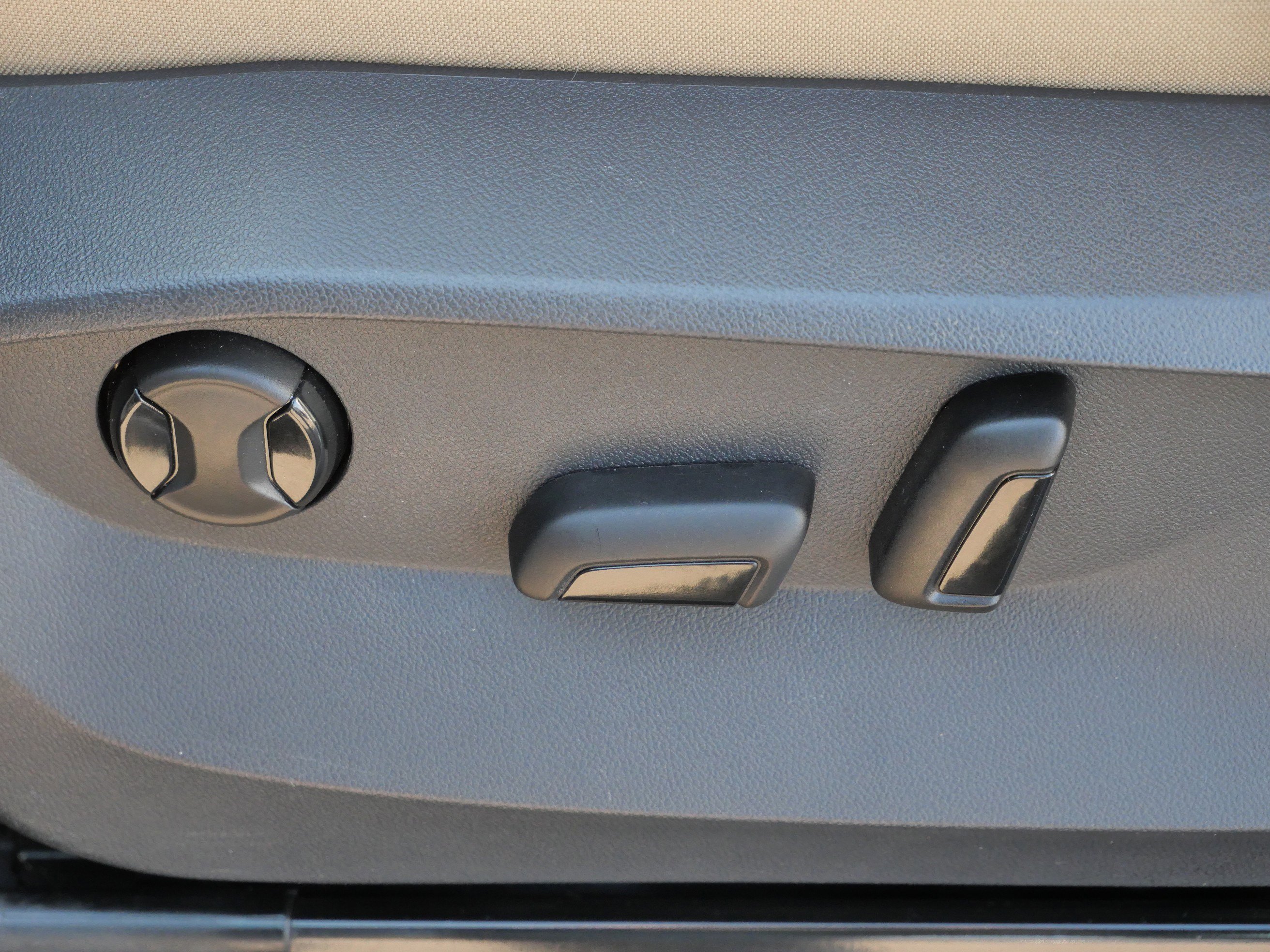 Certified 2022 Volkswagen Tiguan SE image 20