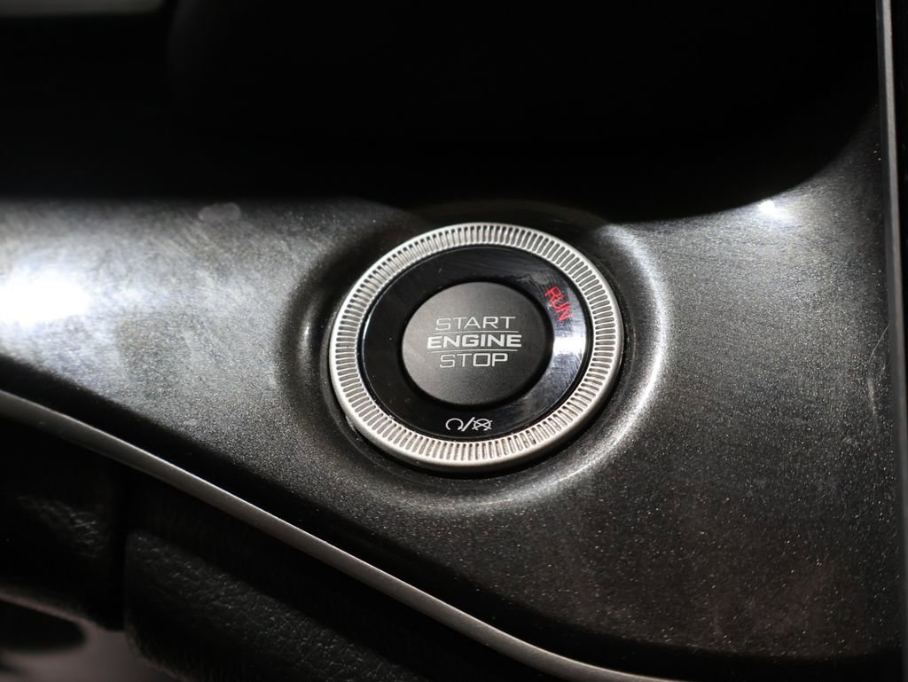 Certified 2022 Jeep Grand Cherokee L Laredo w/ Luxury Tech Group I AWD/4WD image 30