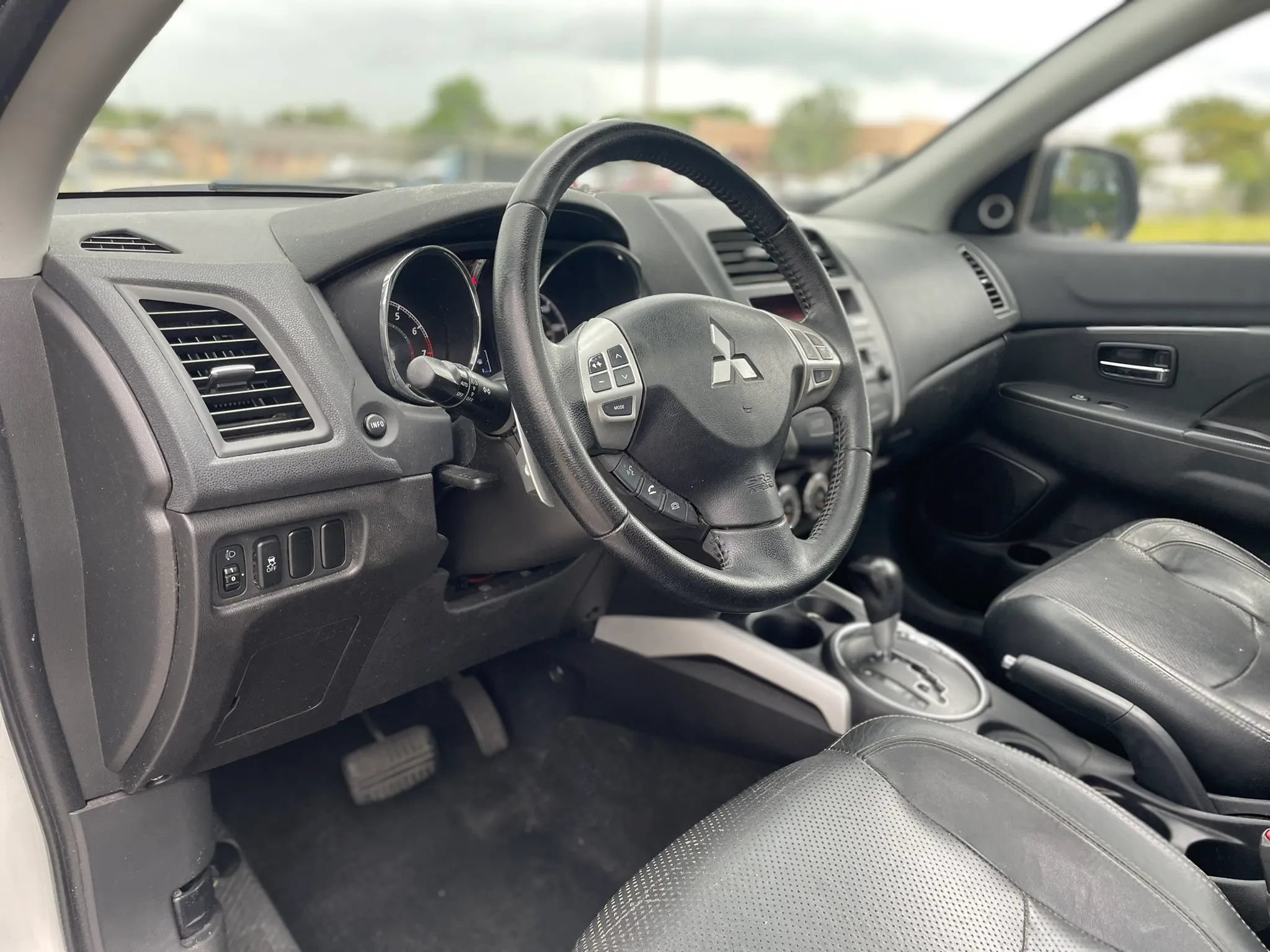 Used 2012 Mitsubishi Outlander Sport SE FWD image 22