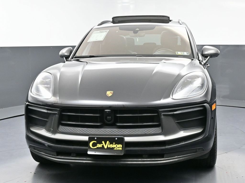 Used 2023 Porsche Macan Turbo image 4