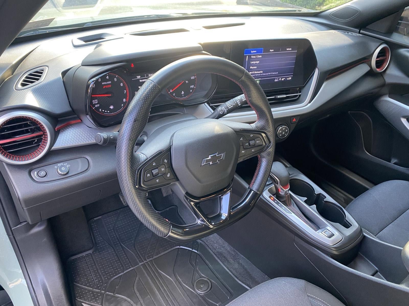 Certified 2024 Chevrolet Trax RS w/ Driver Confidence Package FWD image 19