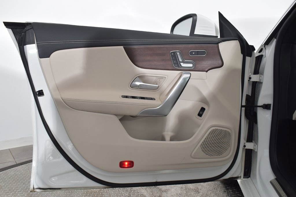 Used 2023 Mercedes-Benz CLA 250 4MATIC image 10