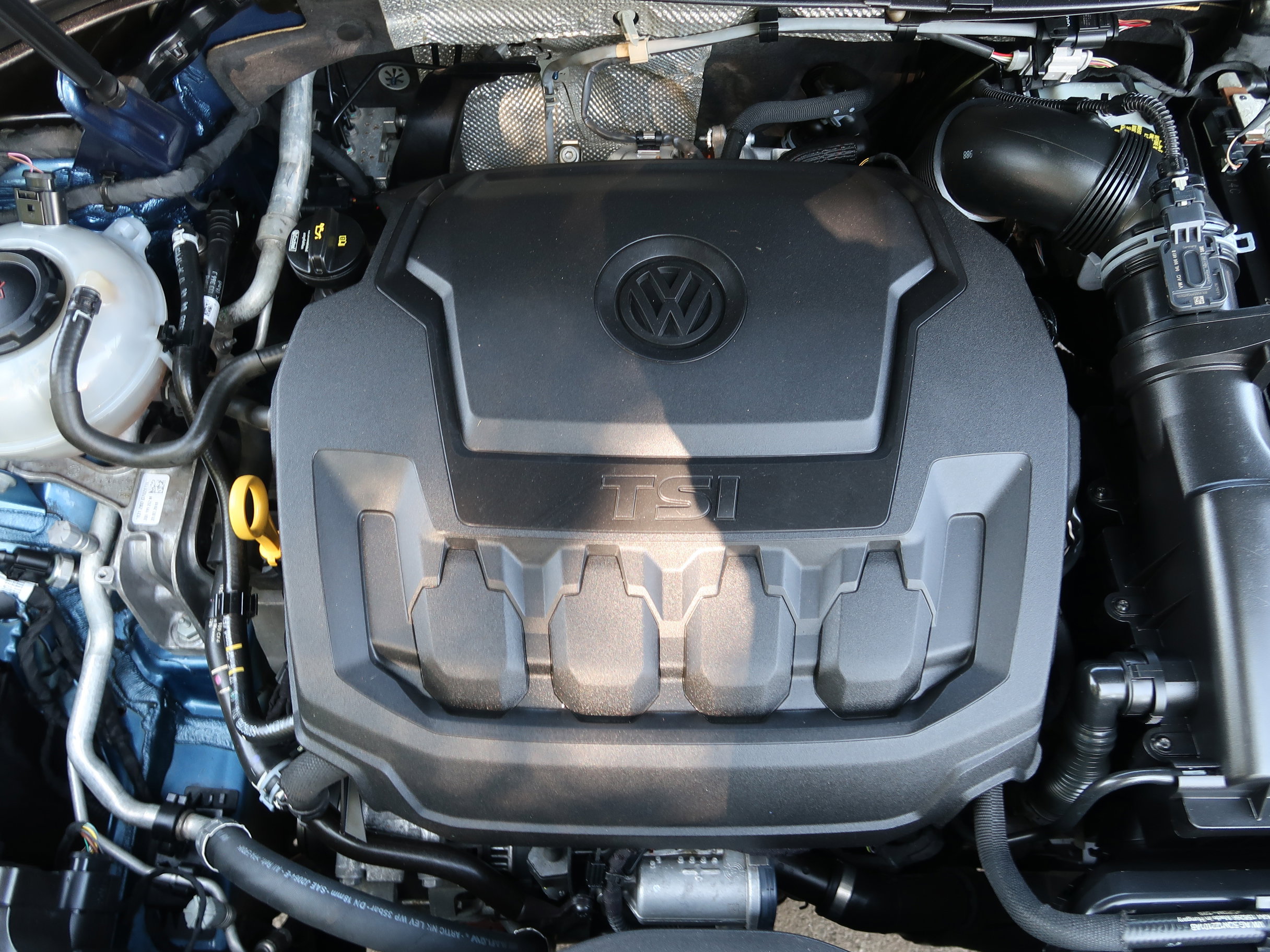 Used 2018 Volkswagen Tiguan SEL image 41