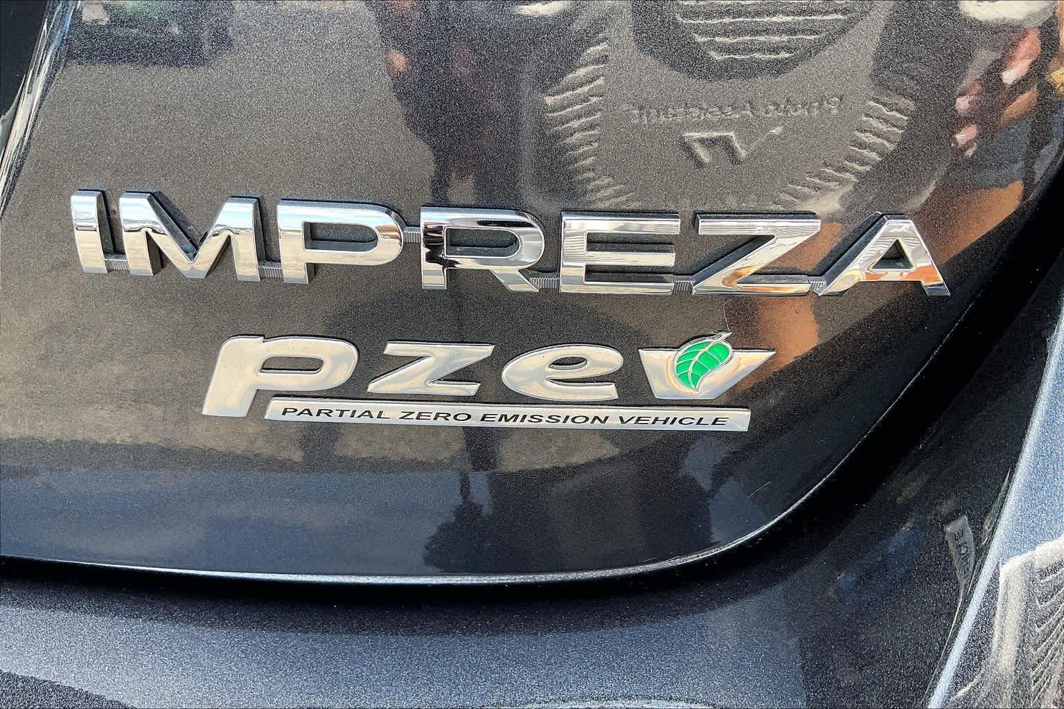 Used 2013 Subaru Impreza 2.0i Premium w/ All-Weather Pkg AWD/4WD image 10