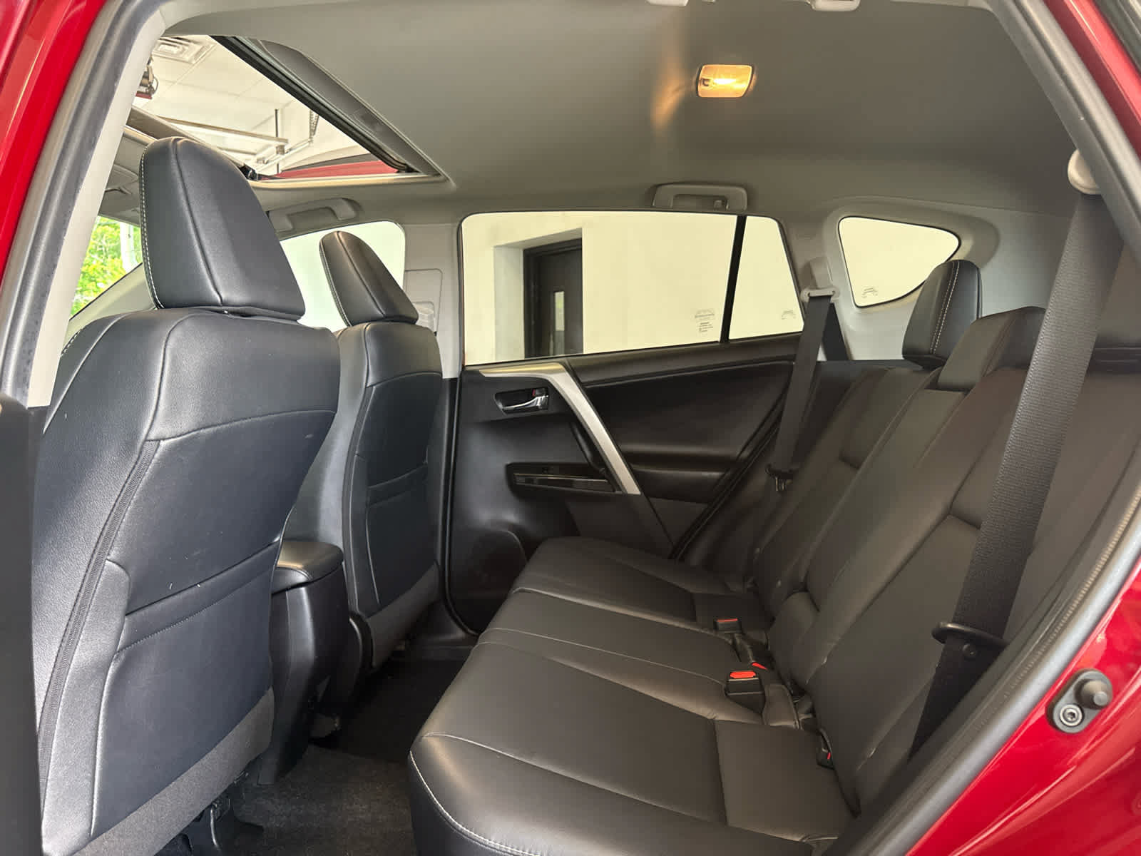 Used 2018 Toyota RAV4 Limited w/ Advanced Technology Package AWD/4WD image 11