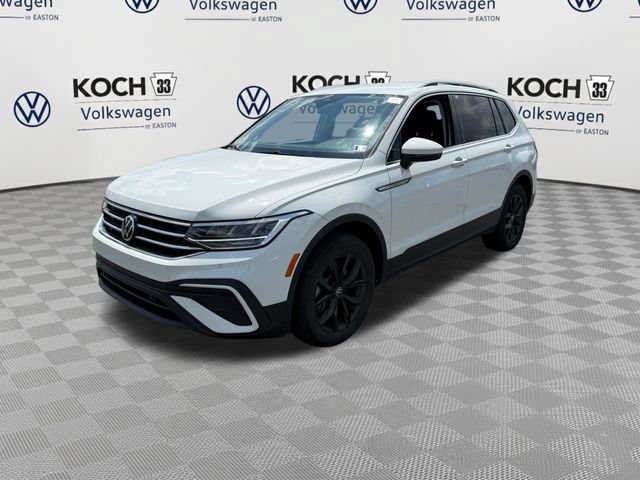 Used 2024 Volkswagen Tiguan SE AWD/4WD image 3