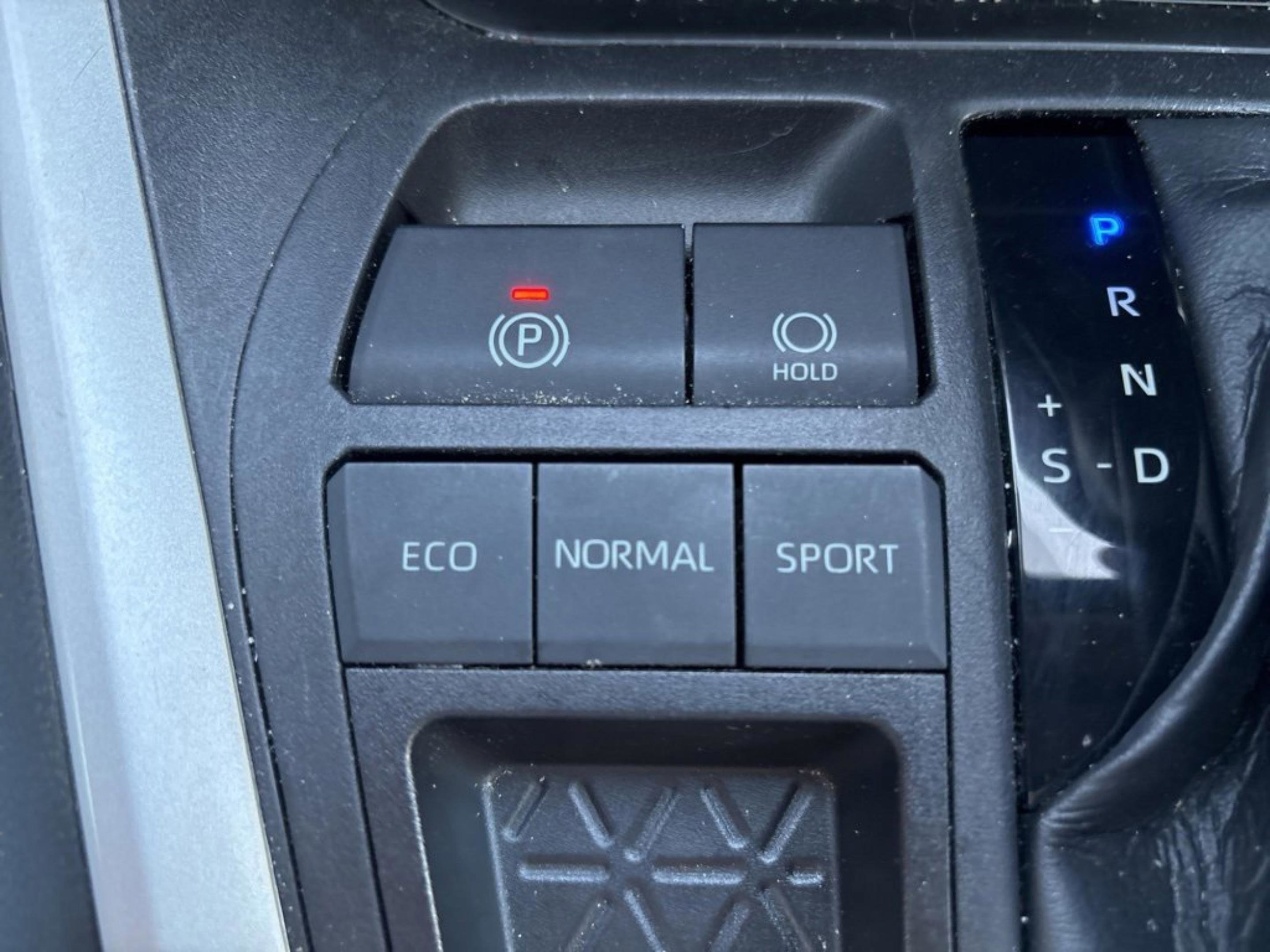 Used 2021 Toyota RAV4 XLE Premium image 23