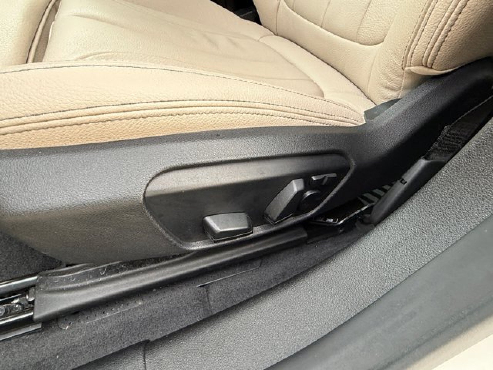 Used 2024 BMW M235i xDrive Gran Coupe w/ Premium Package AWD/4WD image 11