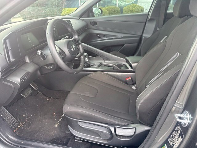 Used 2025 Hyundai Elantra Sport FWD image 13