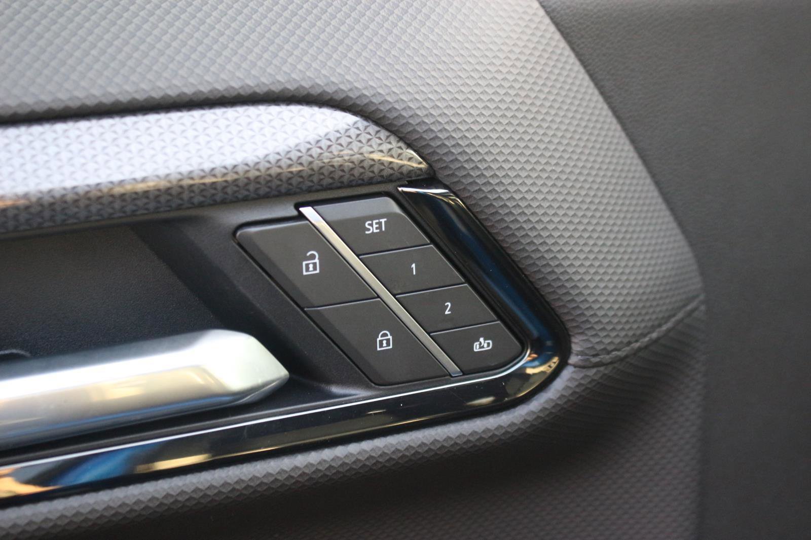 Used 2025 Chevrolet Silverado 1500 ZR2 w/ Technology Package image 15