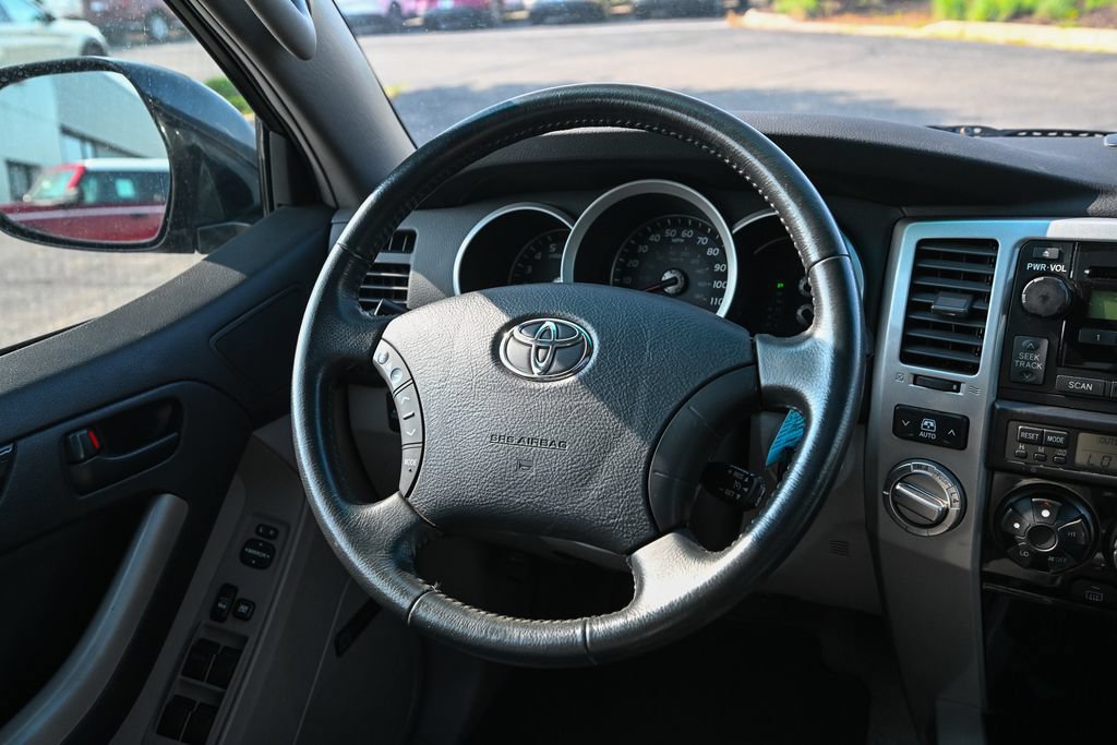 Used 2007 Toyota 4Runner Limited AWD/4WD image 30