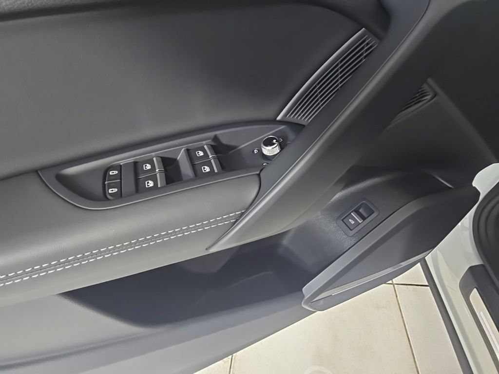 Used 2024 Audi Q5 2.0T Prestige AWD/4WD image 16