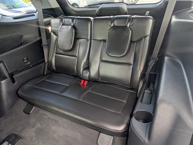 Used 2022 Ford Explorer XLT w/ Equipment Group 202A RWD image 12