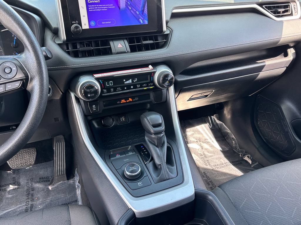 Used 2025 Toyota RAV4 XLE AWD/4WD image 22