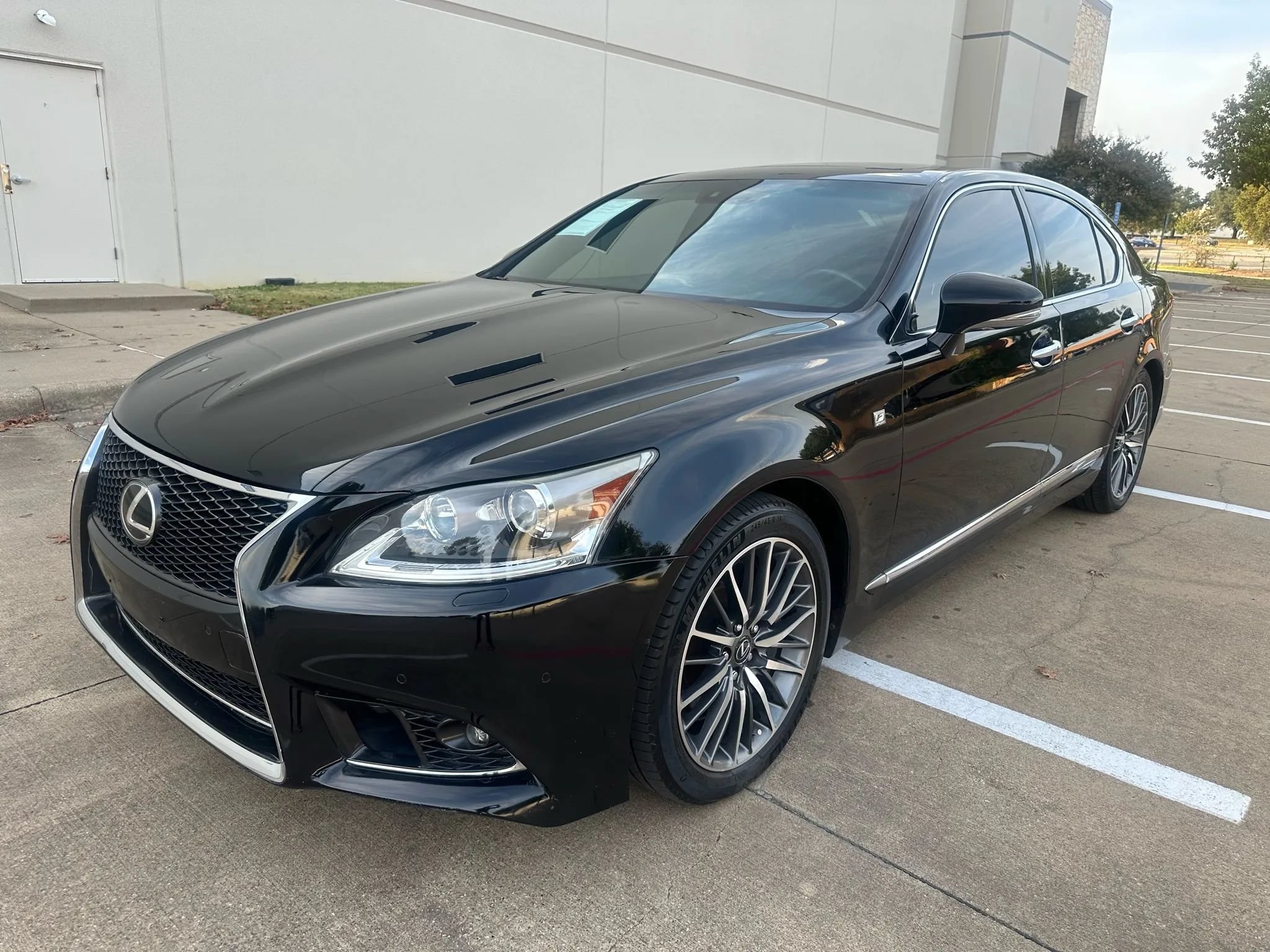 Used 2016 Lexus LS 460 RWD image 1