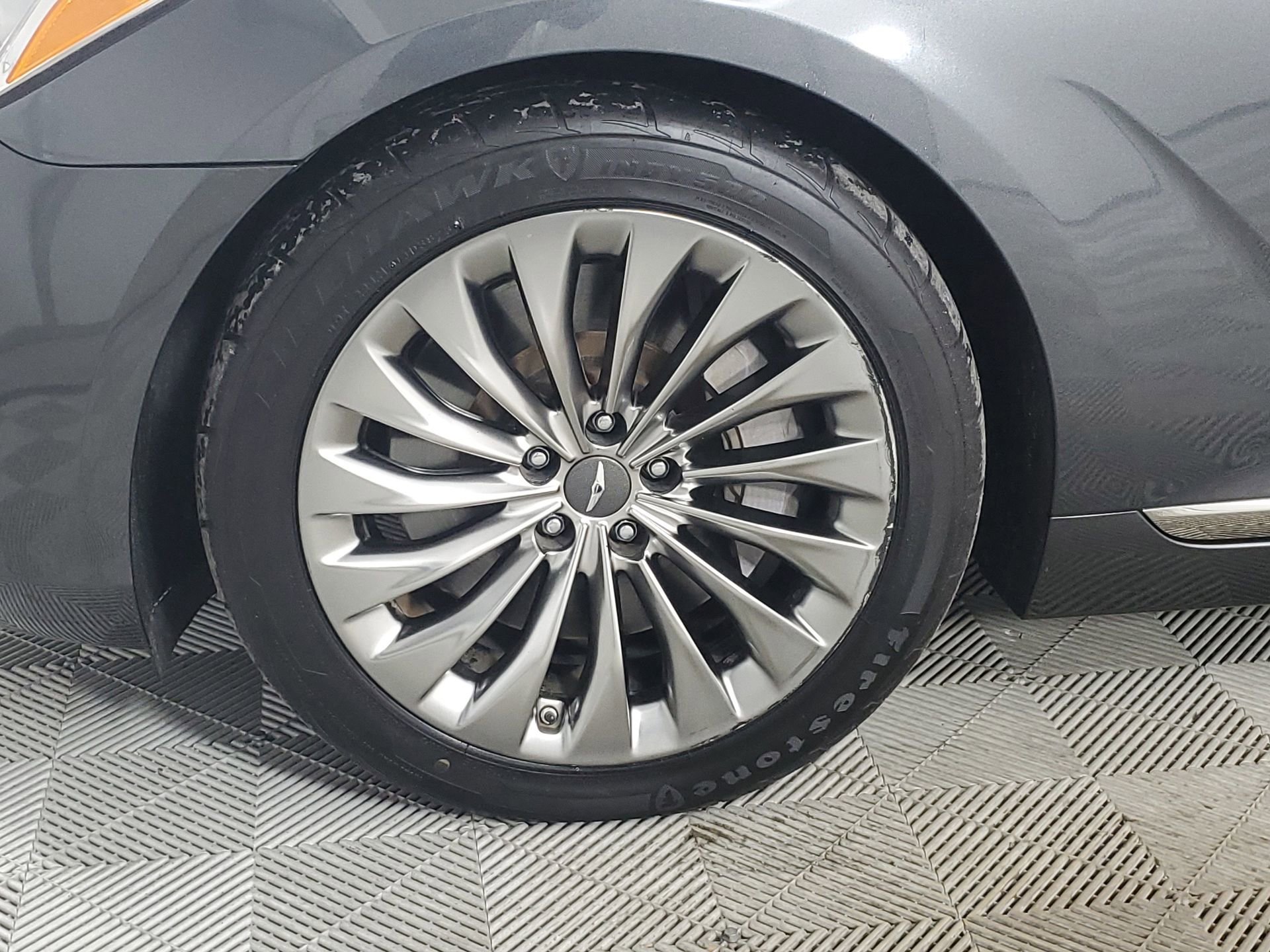 Used 2017 Genesis G90 3.3T Premium image 17