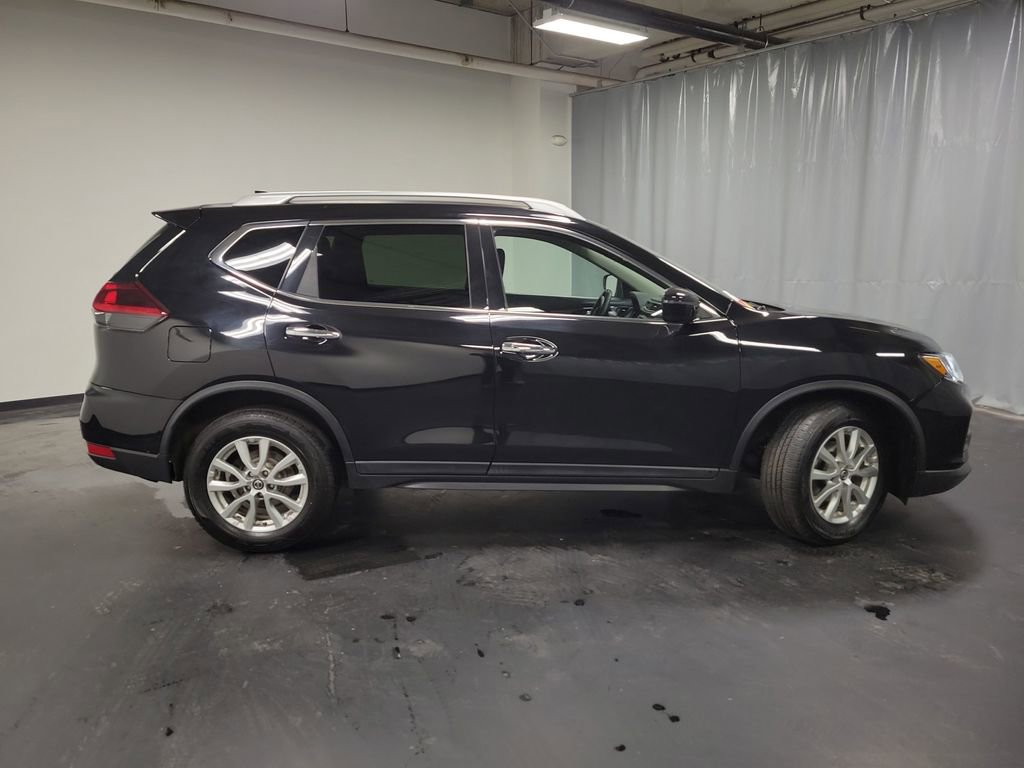 Used 2020 Nissan Rogue SV image 10