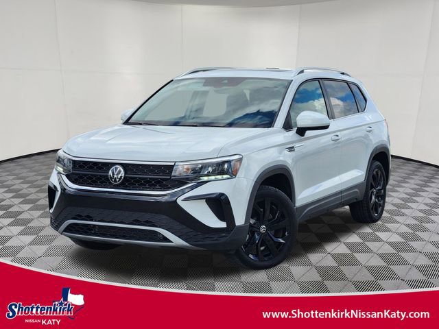 Used 2024 Volkswagen Taos SE image 1