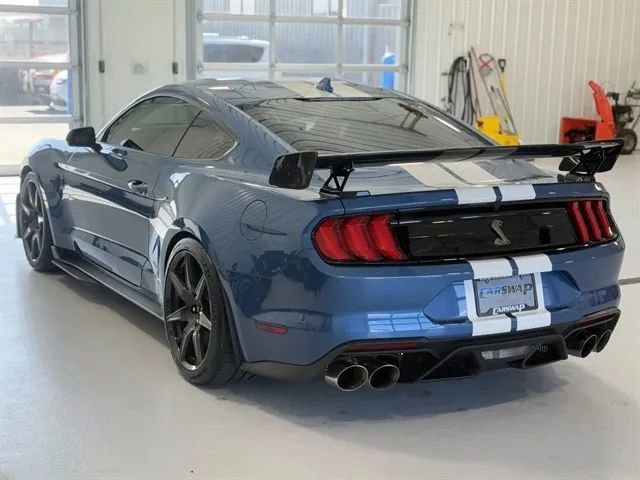 Used 2021 Ford Mustang Shelby GT500 w/ Carbon Fiber Track Pack RWD image 5