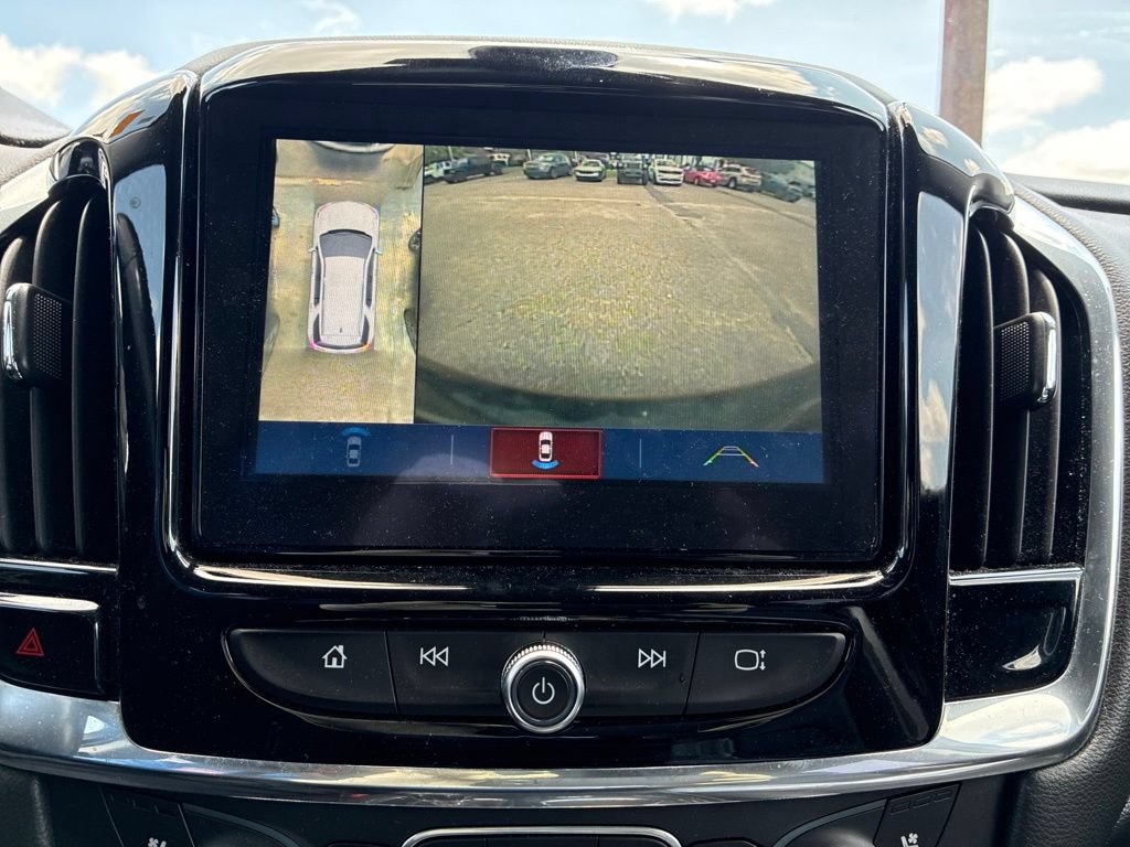 Used 2018 Chevrolet Traverse Premier w/ Driver Confidence II Package FWD image 25