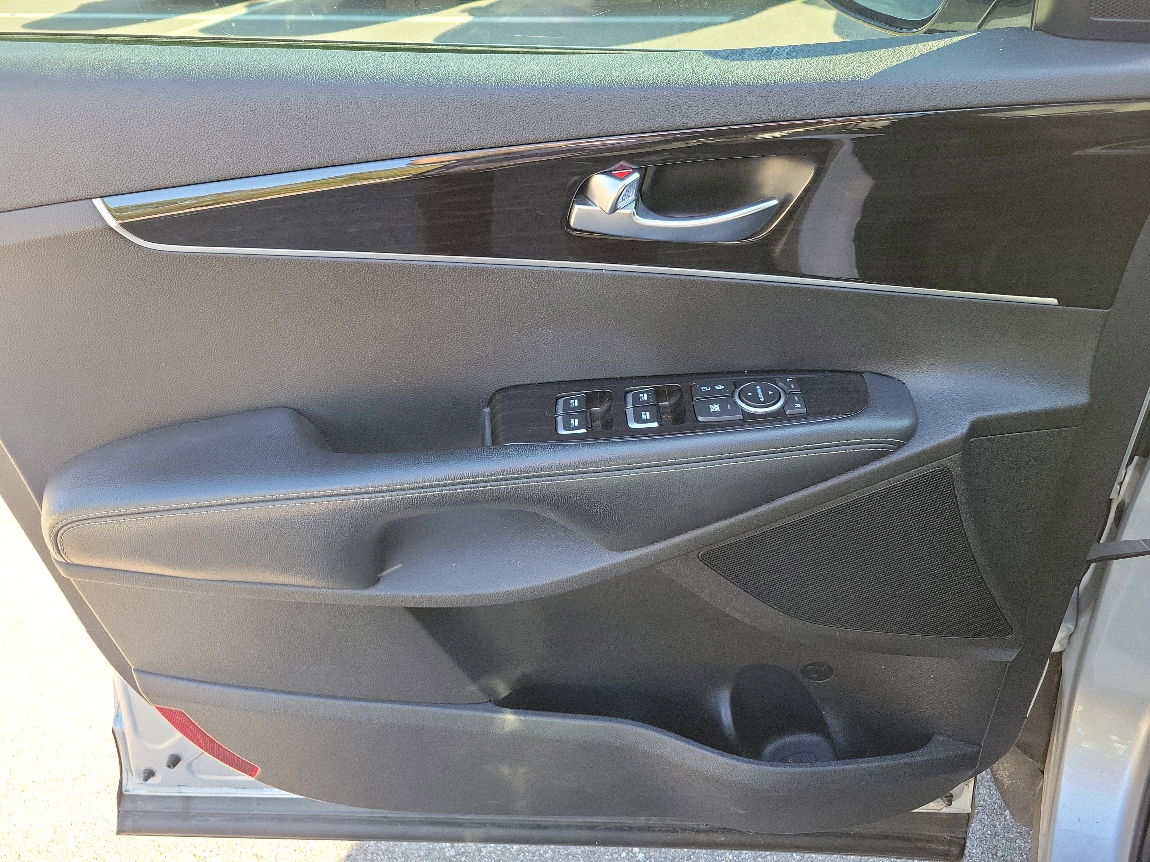 Used 2020 Kia Sorento AWD V6 image 19