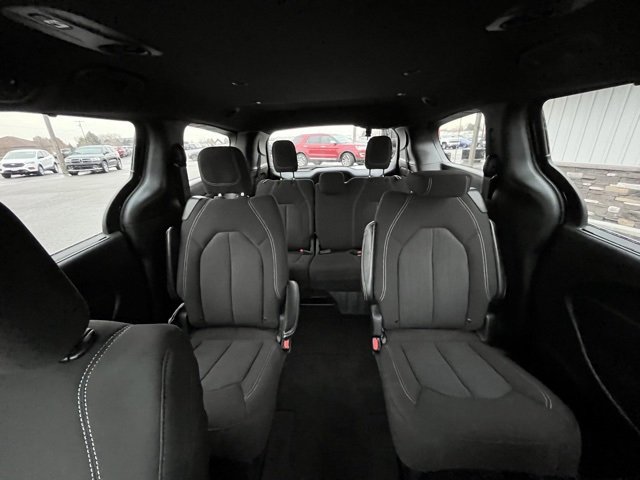Used 2022 Chrysler Pacifica Touring image 30