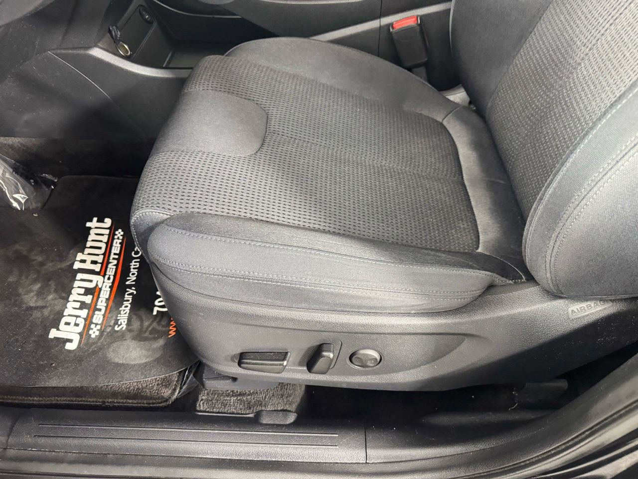 Used 2021 Hyundai Santa Fe SEL w/ Convenience Package image 8