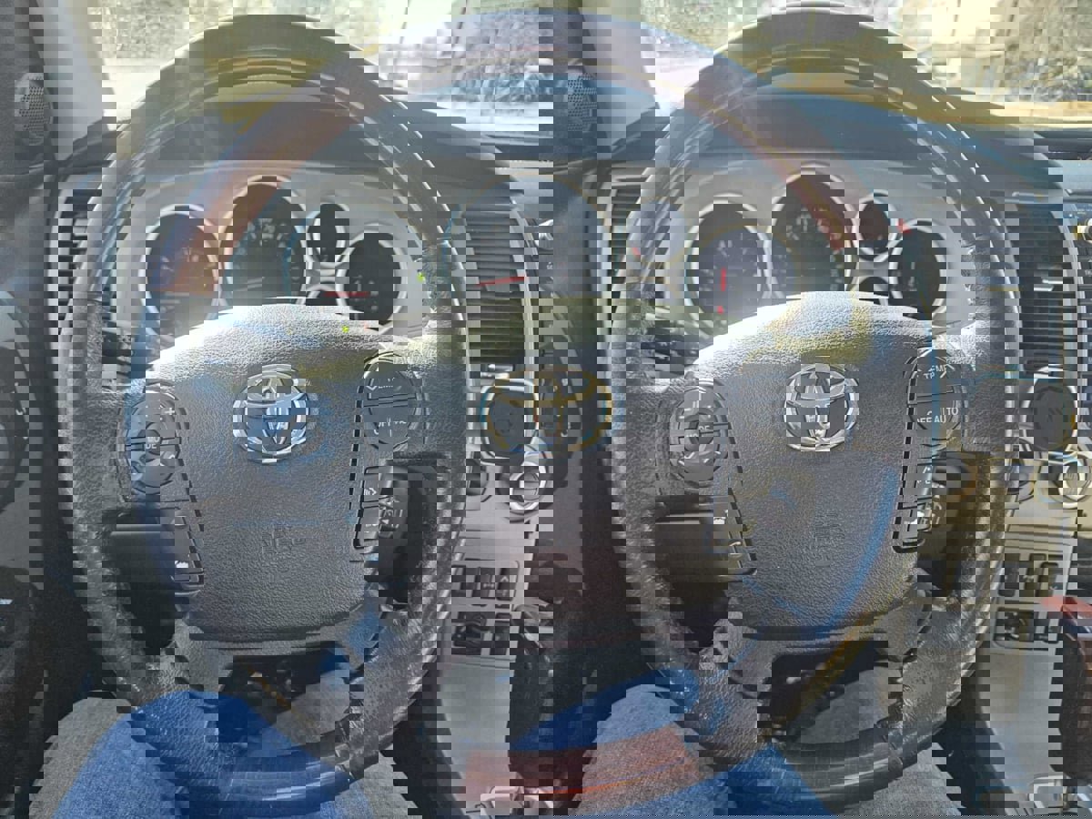 Used 2012 Toyota Sequoia Platinum image 15