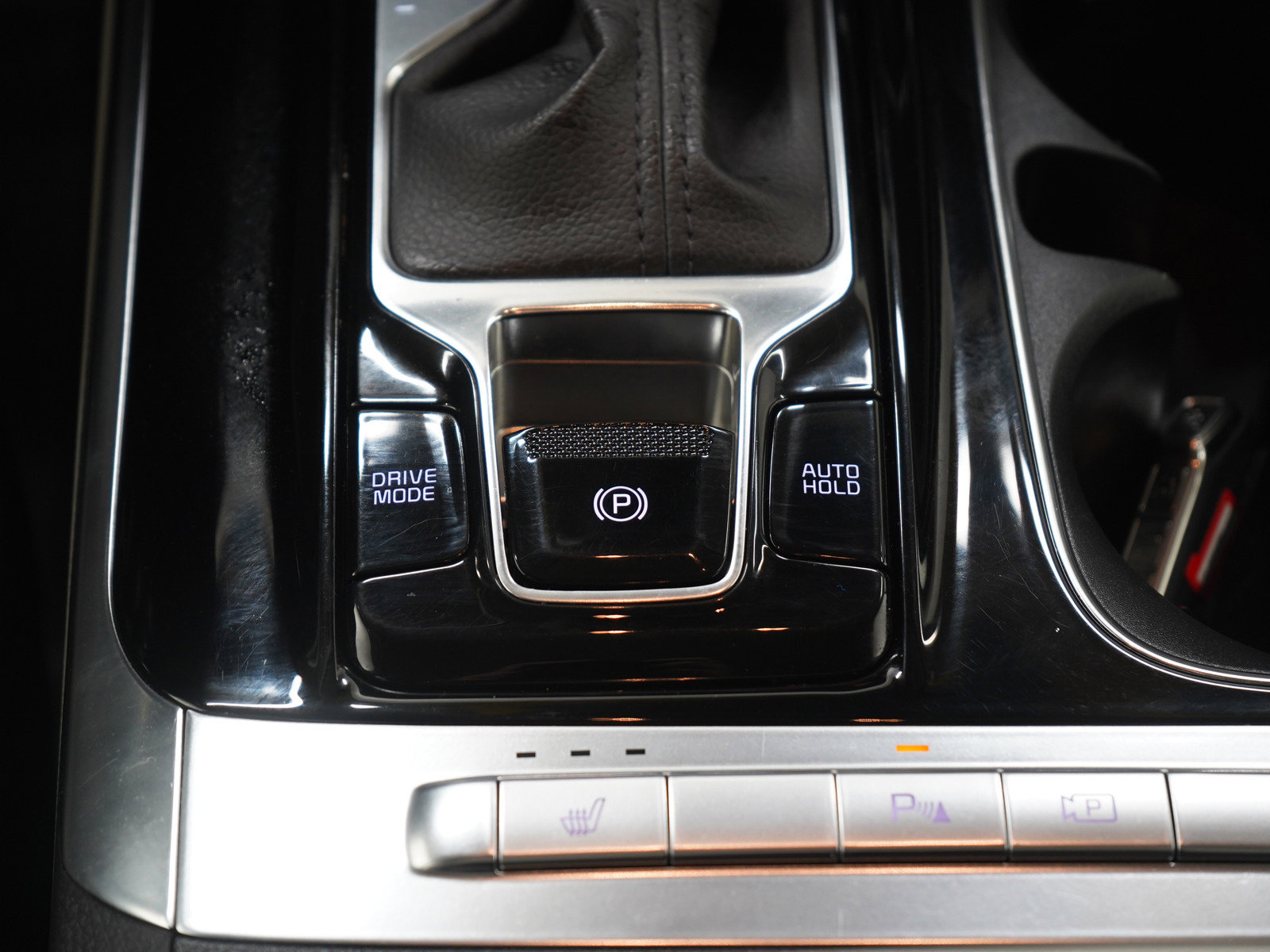 Used 2024 Kia Carnival EX image 22