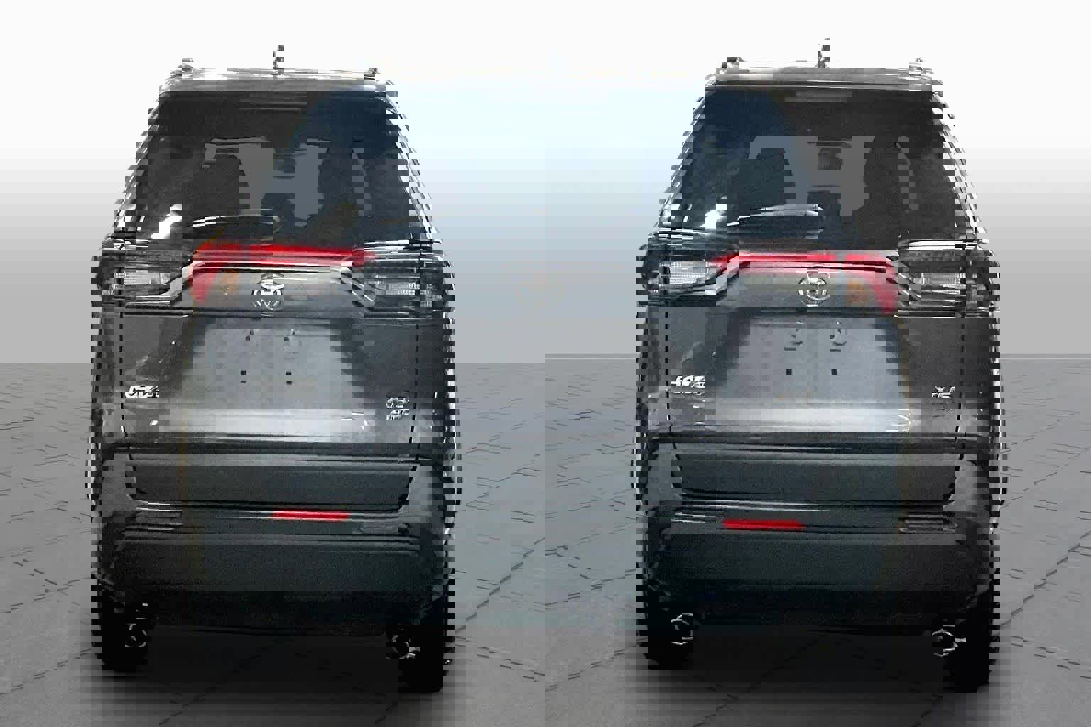 Used 2025 Toyota RAV4 XLE AWD/4WD image 5