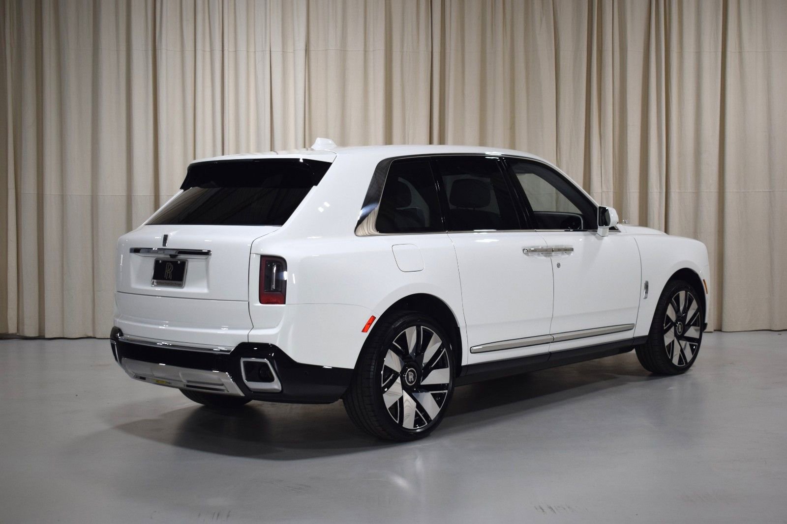 New 2026 Rolls-Royce Cullinan video 2