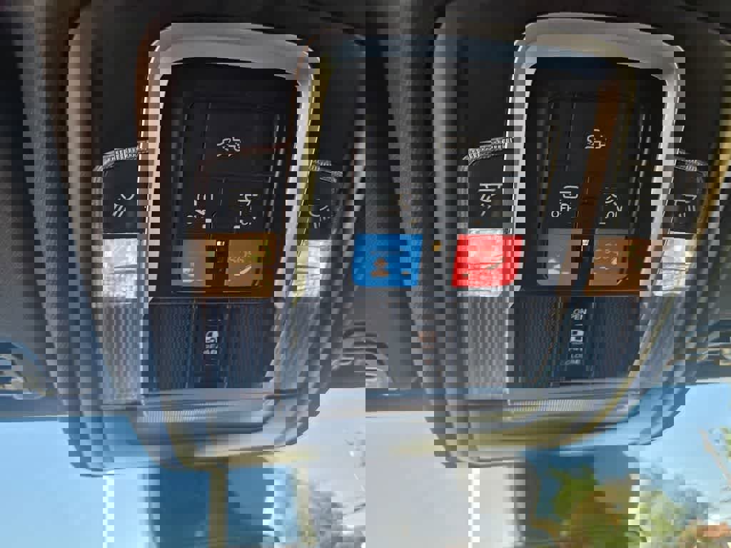 Used 2025 RAM 1500 Laramie image 17