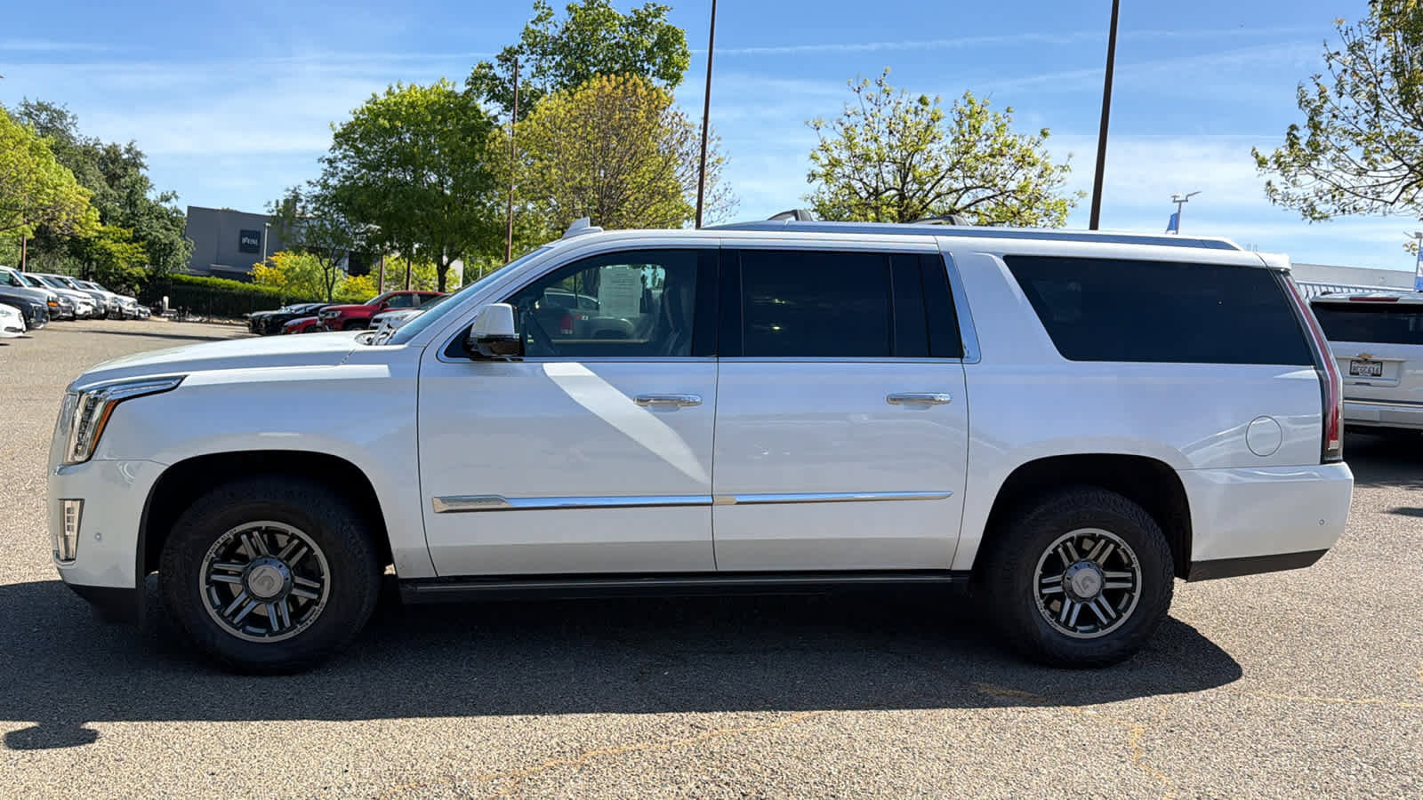 Used 2017 Cadillac Escalade ESV Platinum image 8
