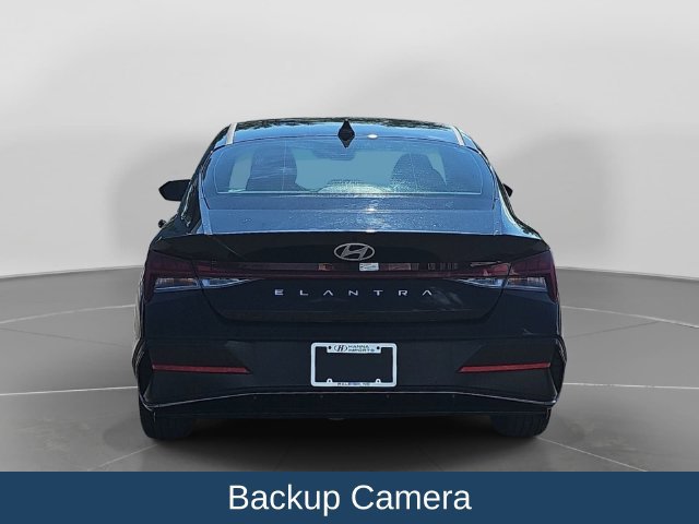 Used 2024 Hyundai Elantra SEL w/ Convenience Package FWD image 5