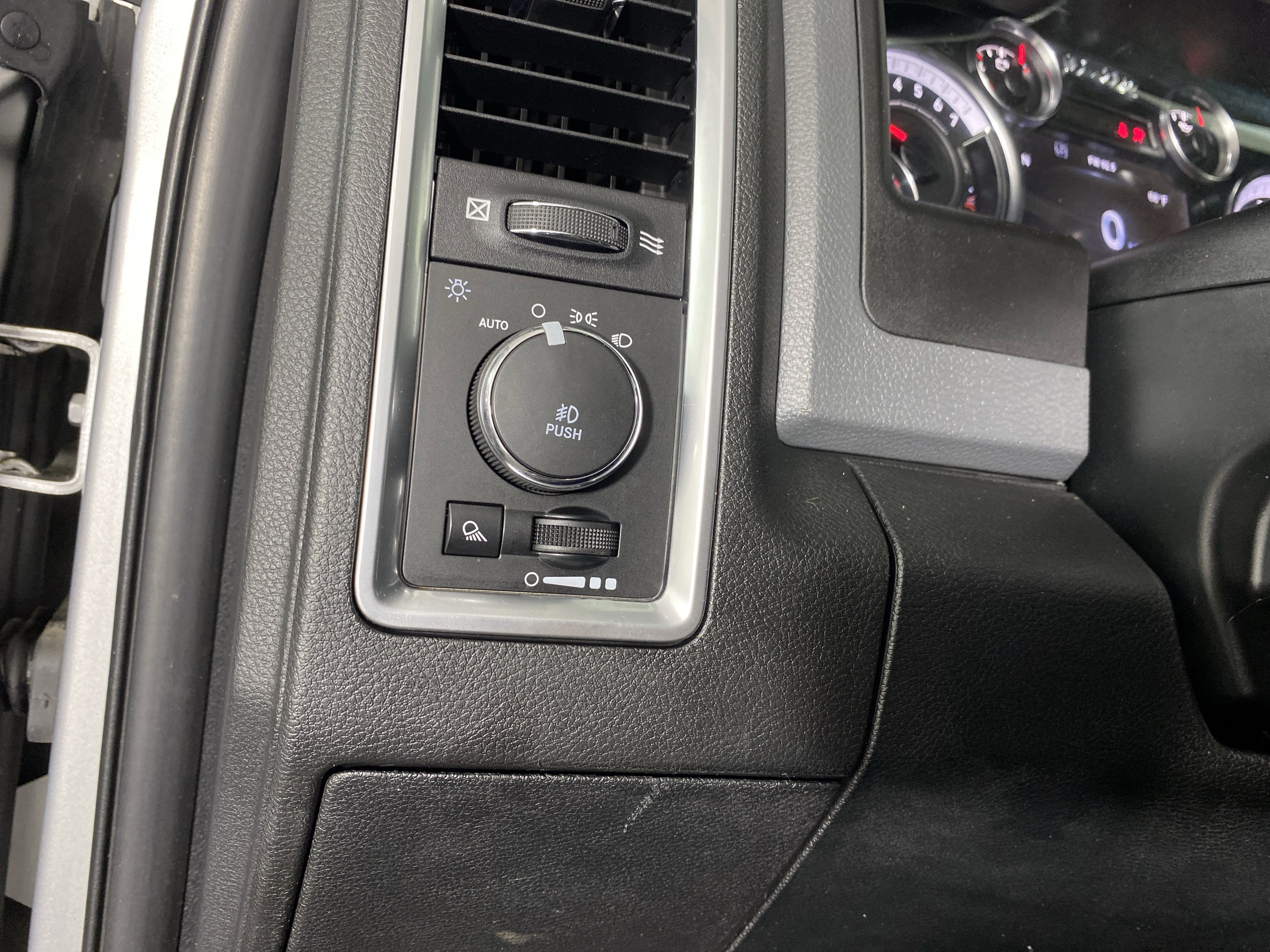 Used 2017 RAM 1500 Big Horn AWD/4WD image 25