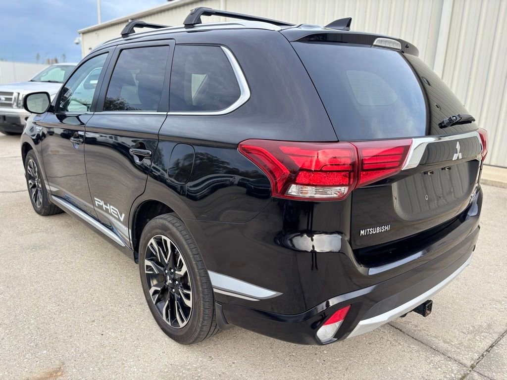 Used 2018 Mitsubishi Outlander GT image 3