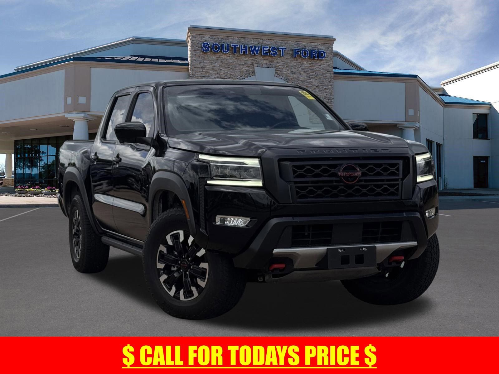 Used 2024 Nissan Frontier PRO-4X w/ Pro Convenience Package image 1