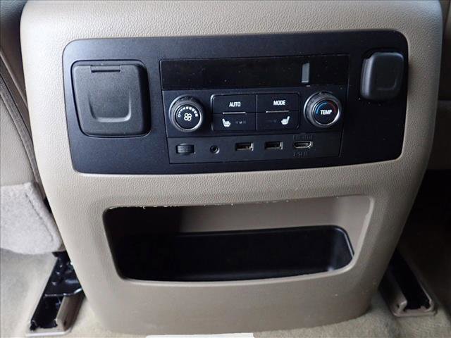 Used 2017 GMC Yukon SLT w/ Premium Edition image 11
