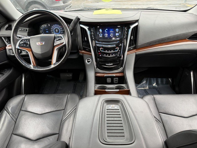 Used 2019 Cadillac Escalade Premium Luxury AWD/4WD image 12