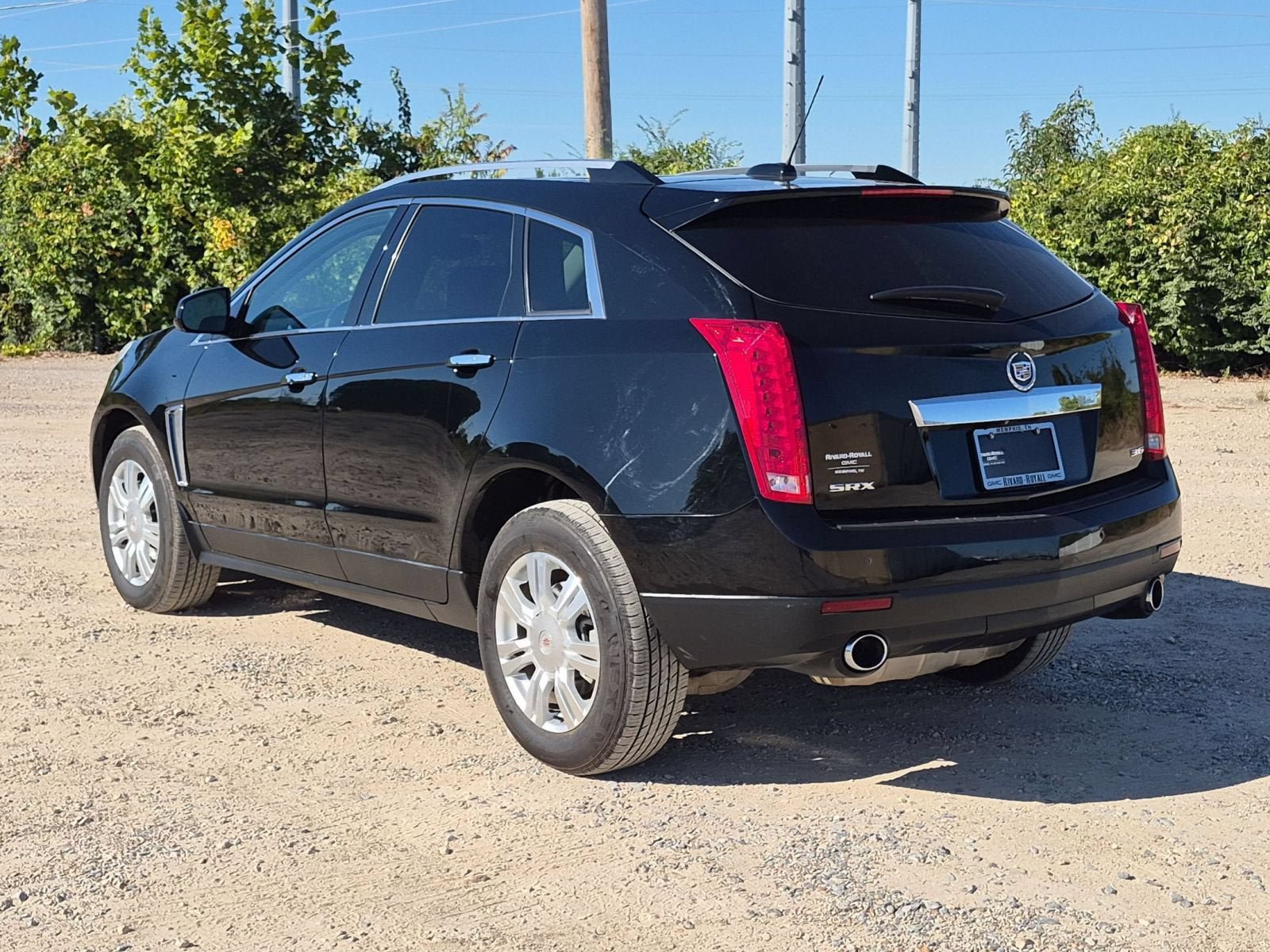 Used 2015 Cadillac SRX Luxury FWD image 3