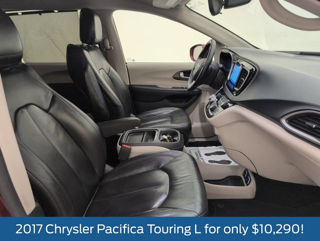 Used 2017 Chrysler Pacifica Touring-L FWD image 14