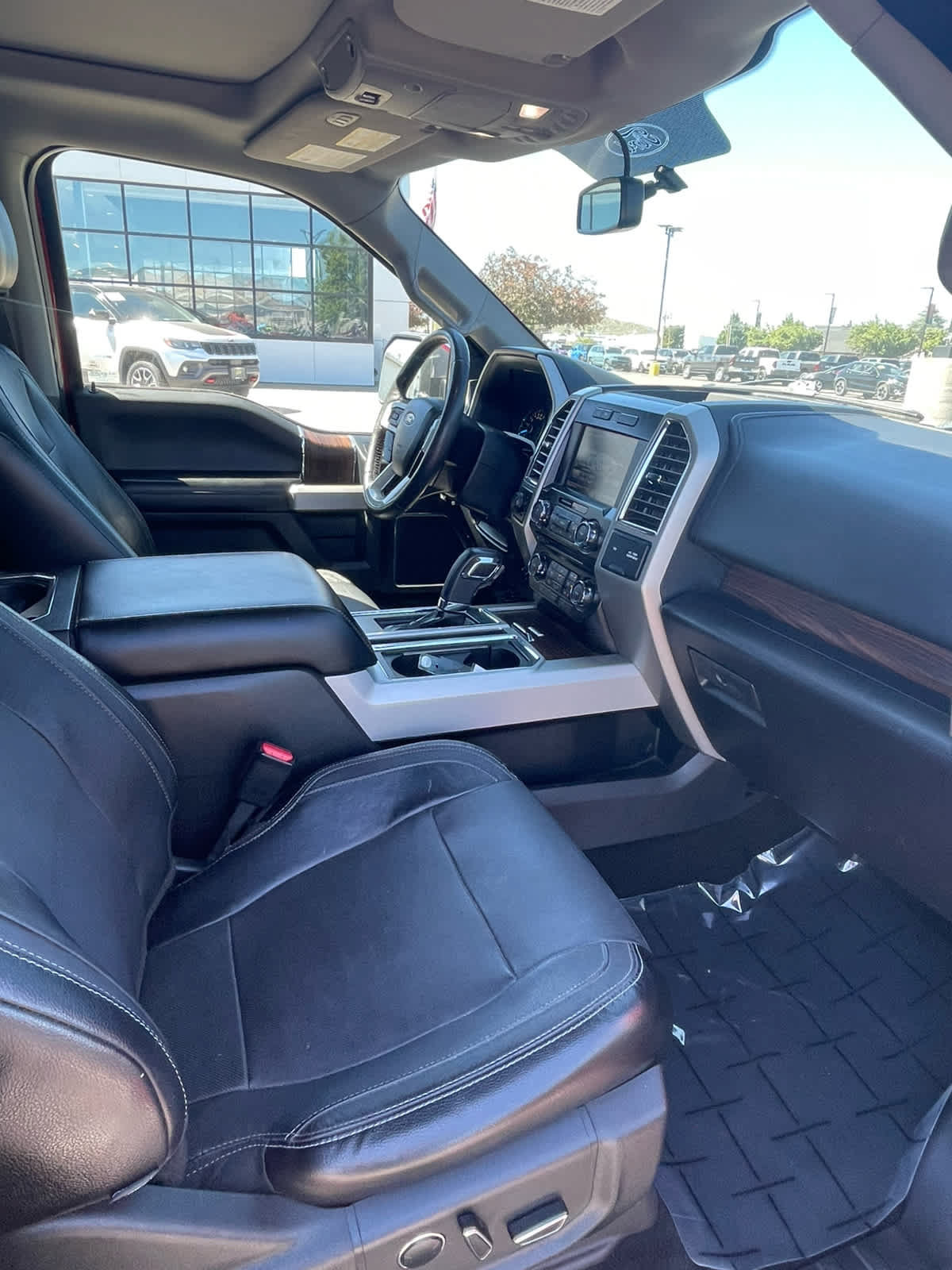 Used 2015 Ford F150 Lariat AWD/4WD image 24